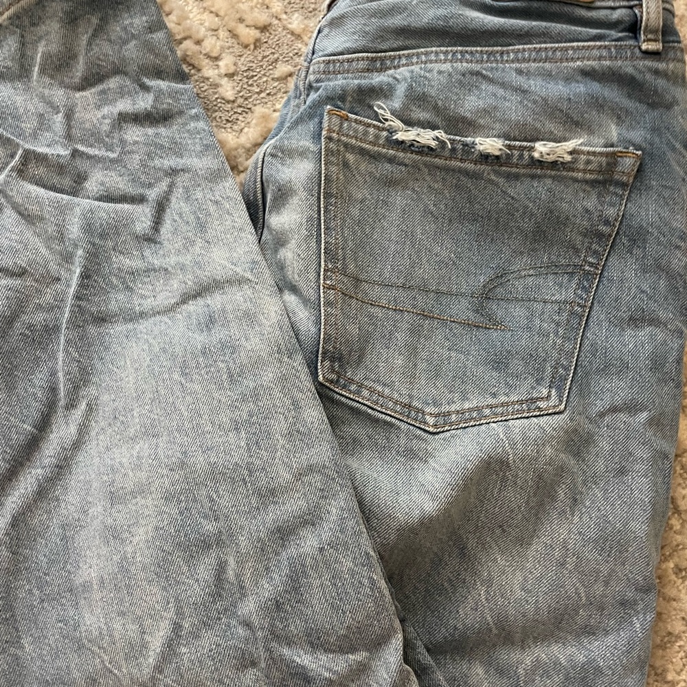 AE straight leg mom jean